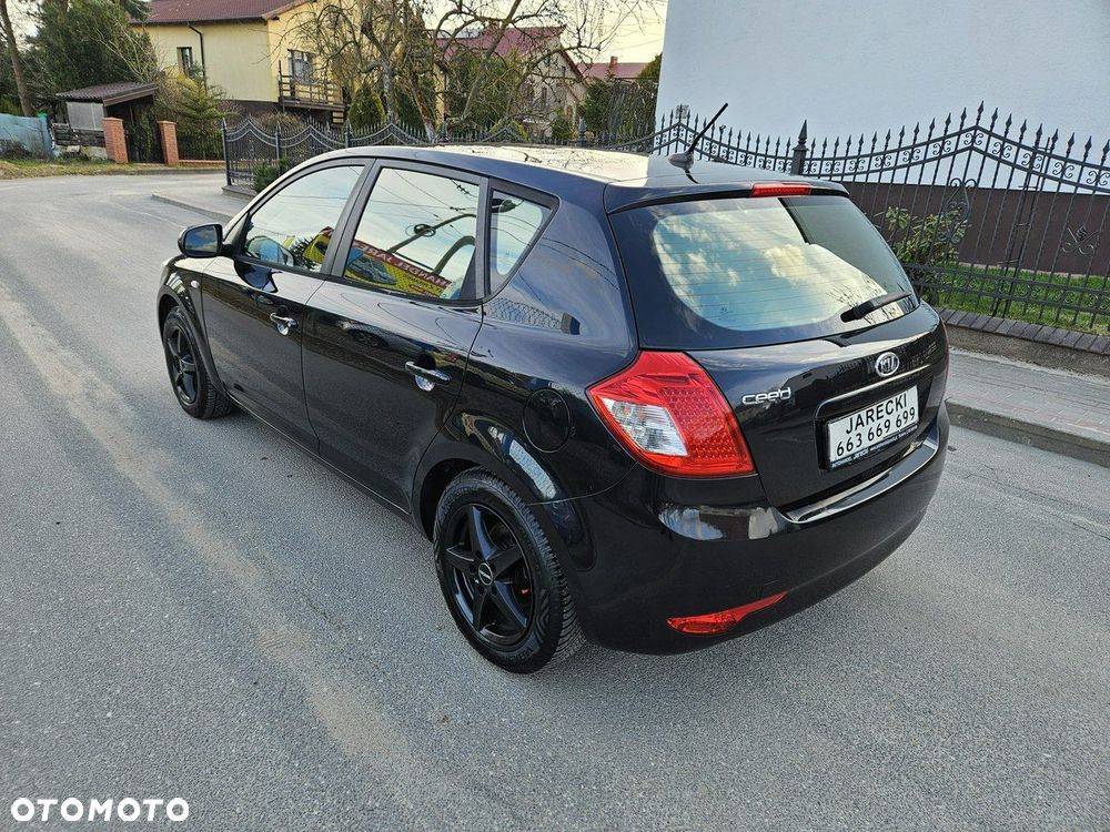 Kia Ceed - 6