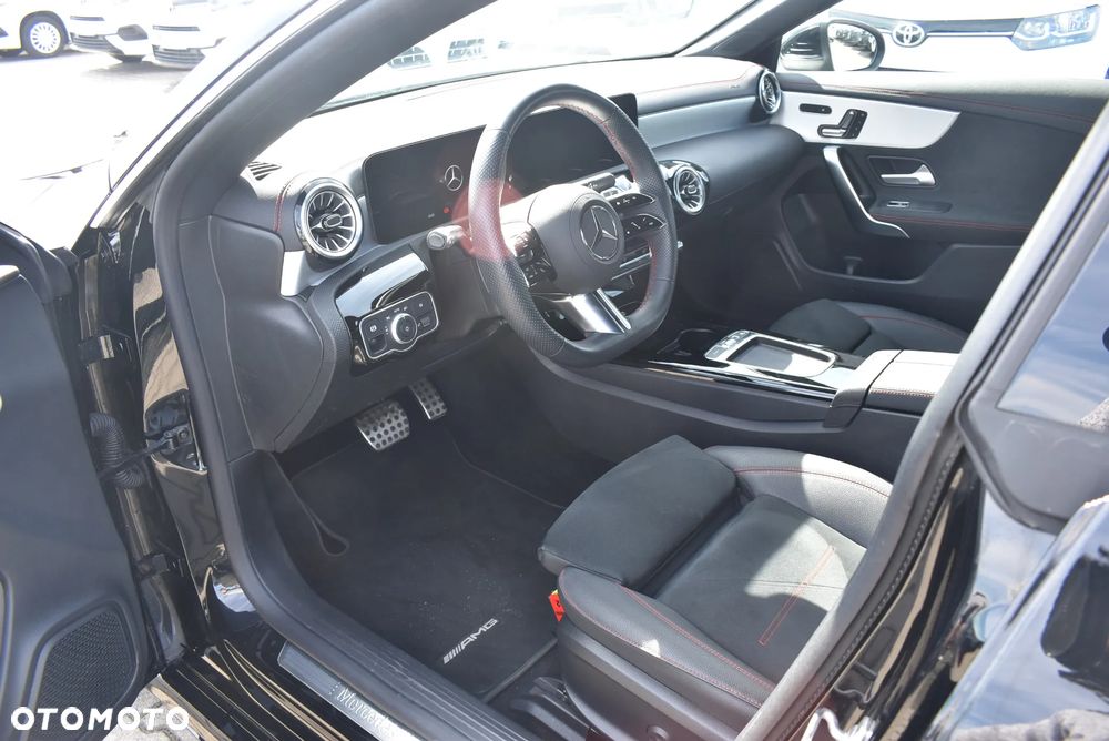 Mercedes-Benz CLA 200 7G-DCT - 8