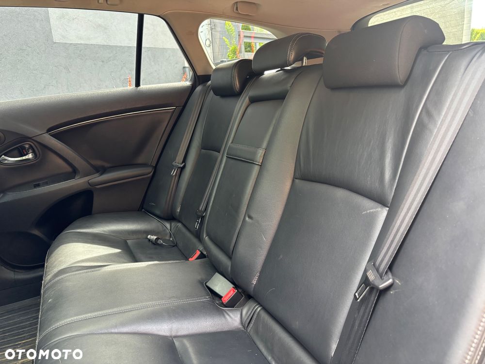 Toyota Avensis 2.2 D-4D Premium - 9