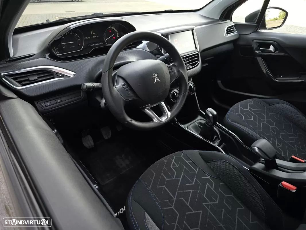 Peugeot 2008 1.2 PureTech Signature - 14