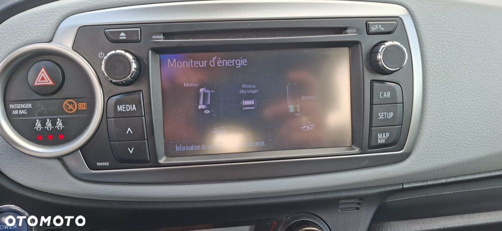 Toyota Yaris Hybrid 100 Dynamic - 16