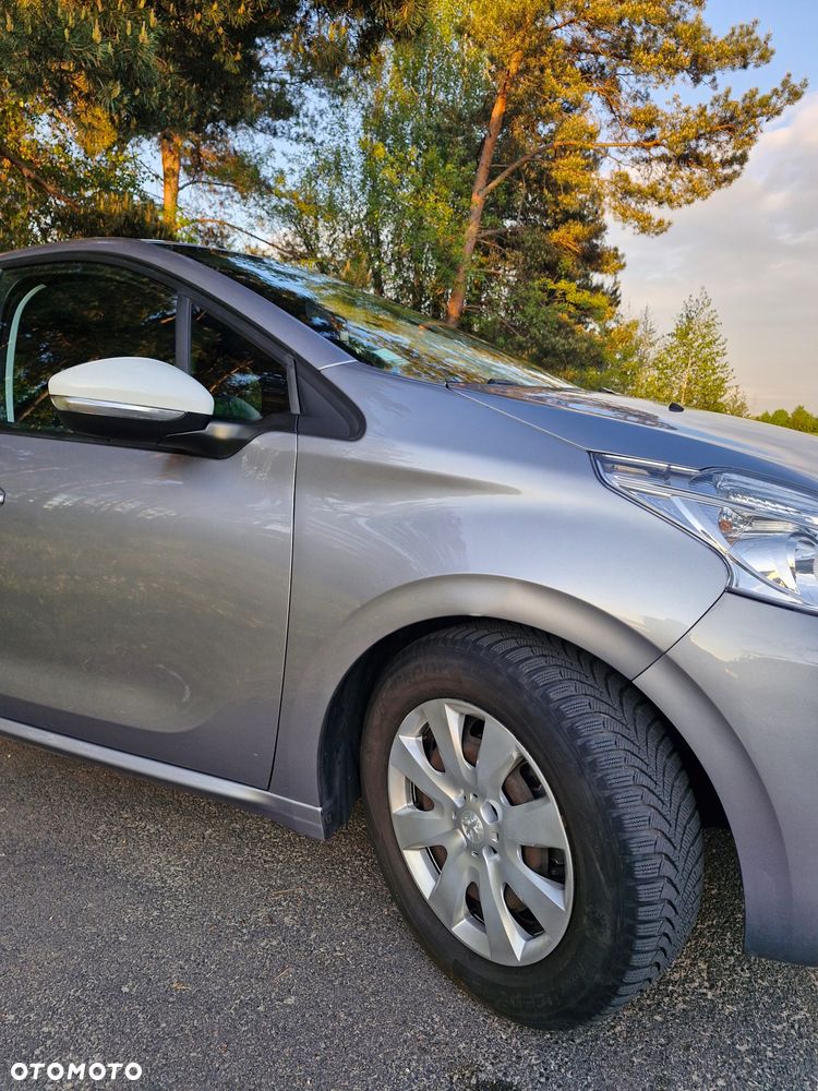 Peugeot 208 - 11