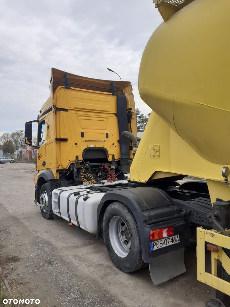 Mercedes-Benz Mercedes-Benz - 4