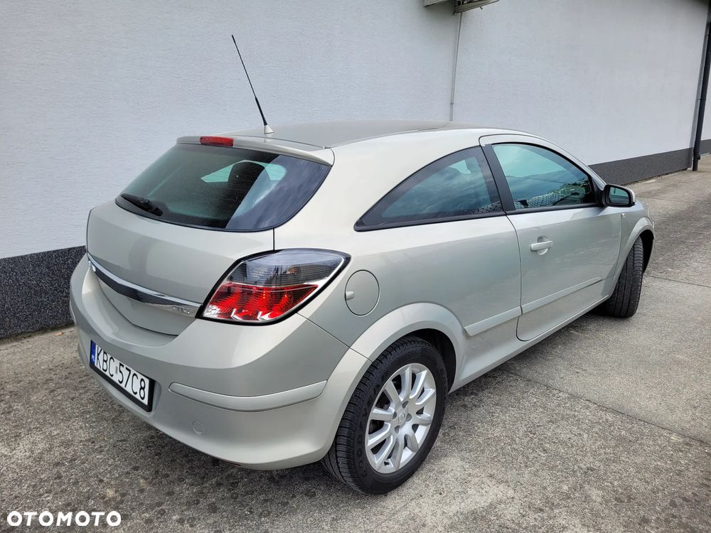 Opel Astra GTC 1.6 Catch me - 9