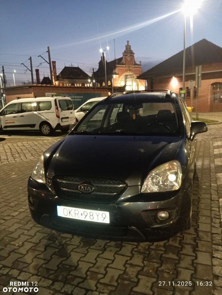 Kia Carens CRDi DPF LX - 2