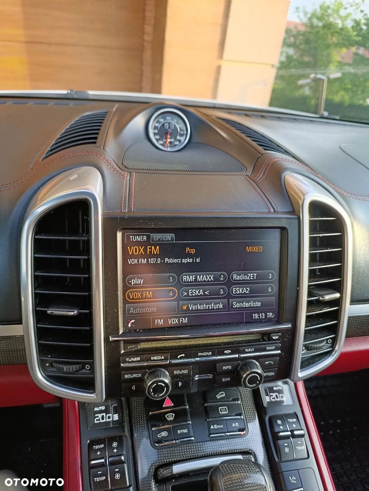 Porsche Cayenne S Diesel Platinum Edition - 25