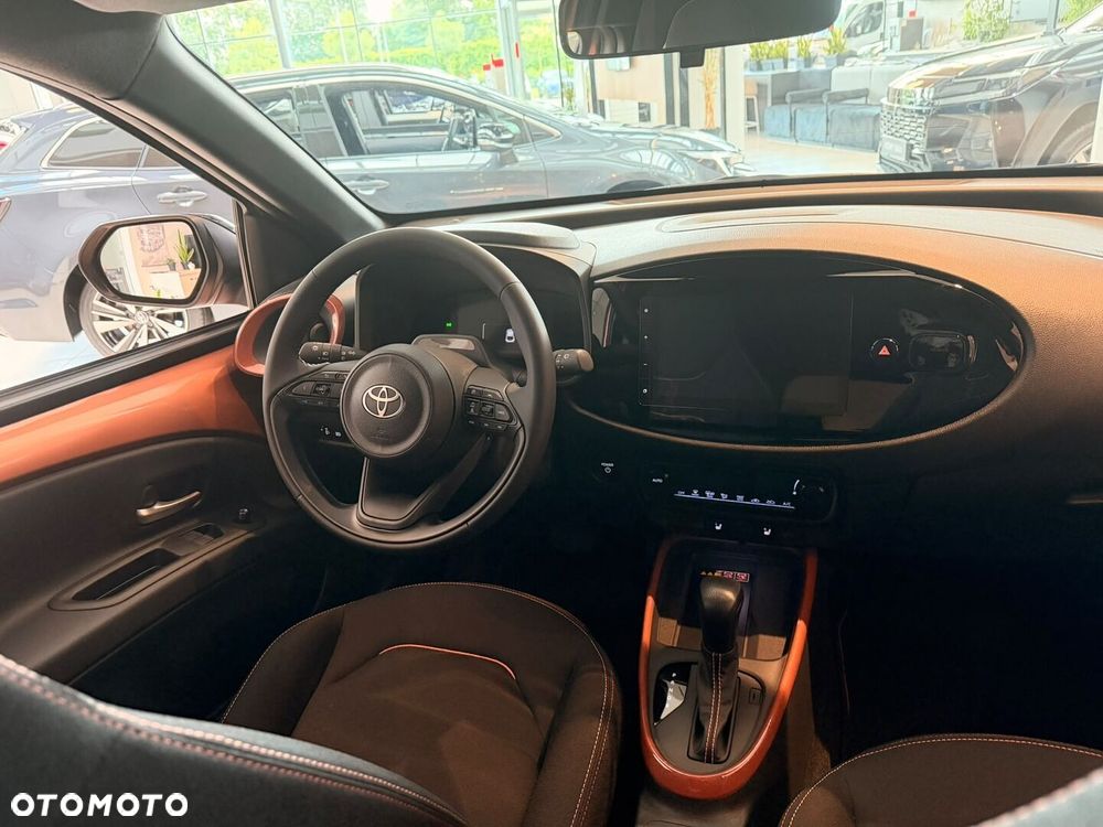 Toyota Aygo X Hybrid 1.5 Style e-CVT - 8