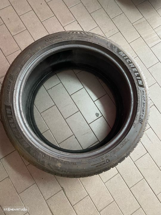 2 Pneus 255/40/18 Michelin Pilot Sport 99Y 2019 com mais de 85% de piso - 3