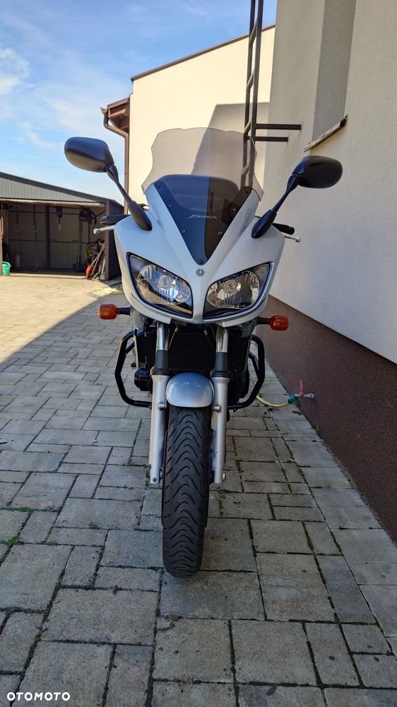 Yamaha FZS - 10