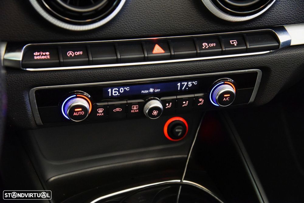 Audi A3 Cabrio 1.6 TDi S-line - 24