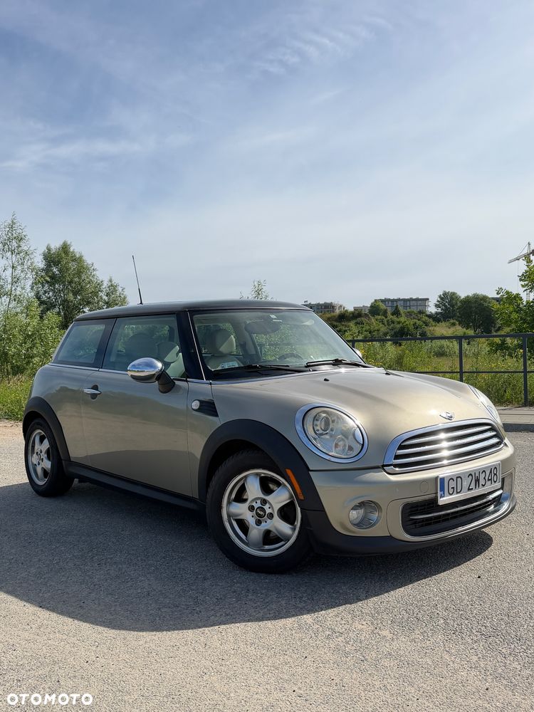 MINI Cooper Standard - 1
