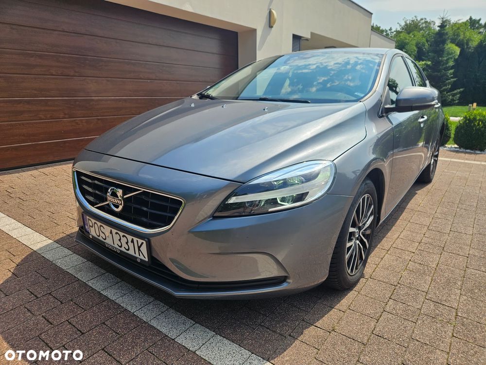 Volvo V40 D2 Momentum - 1