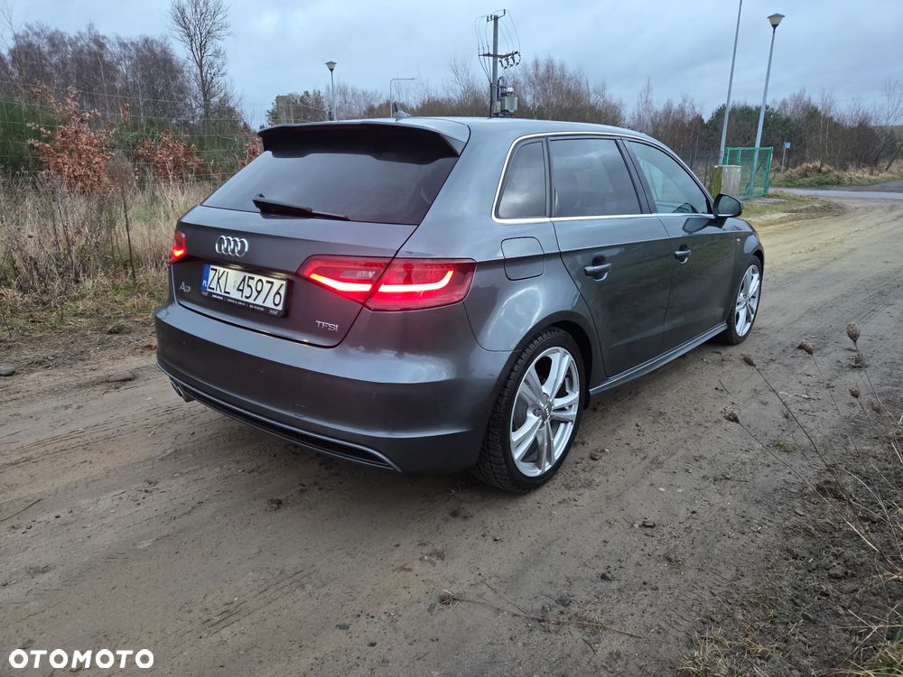 Audi A3 Sportback 1.8 TFSI S tronic S line Sportpaket - 4