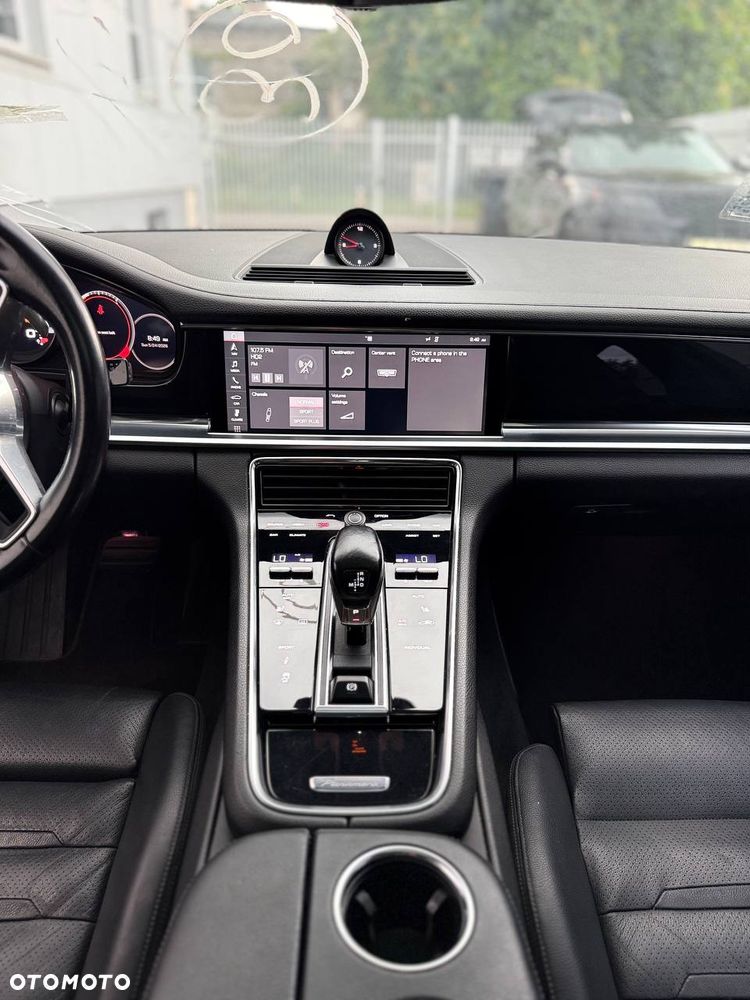 Porsche Panamera 4 - 28