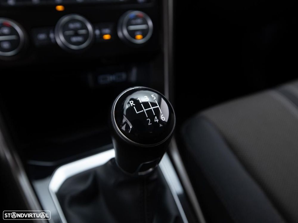 VW T-Roc - 18