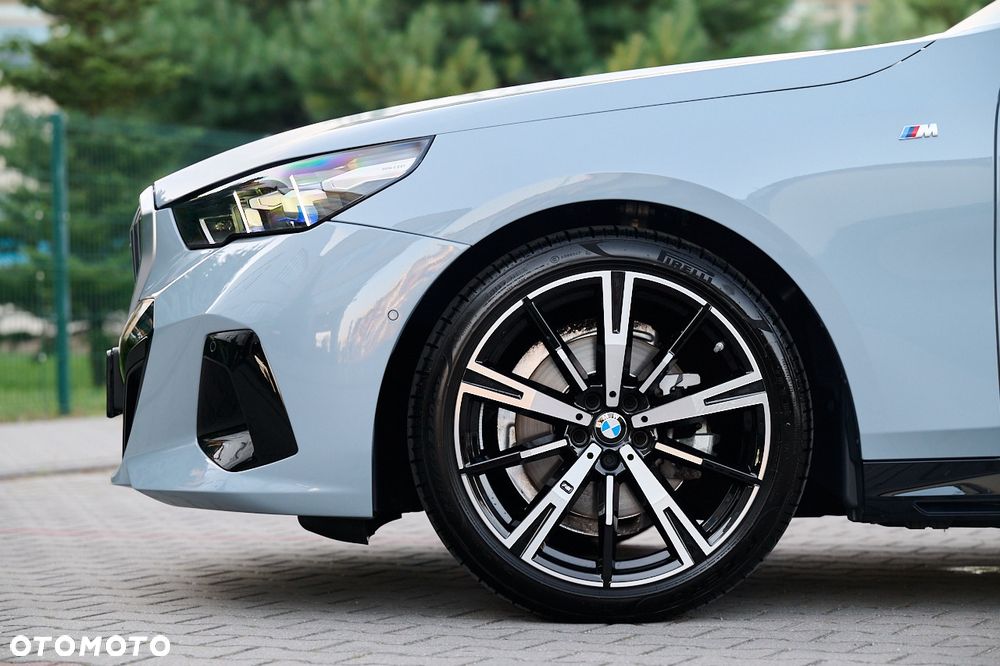 BMW Seria 5 520d xDrive - 17