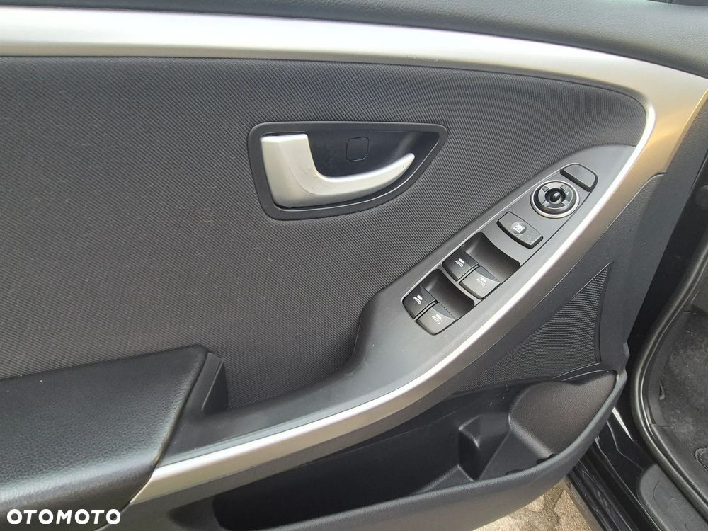 Hyundai i30 1.6 CRDi Premium - 17