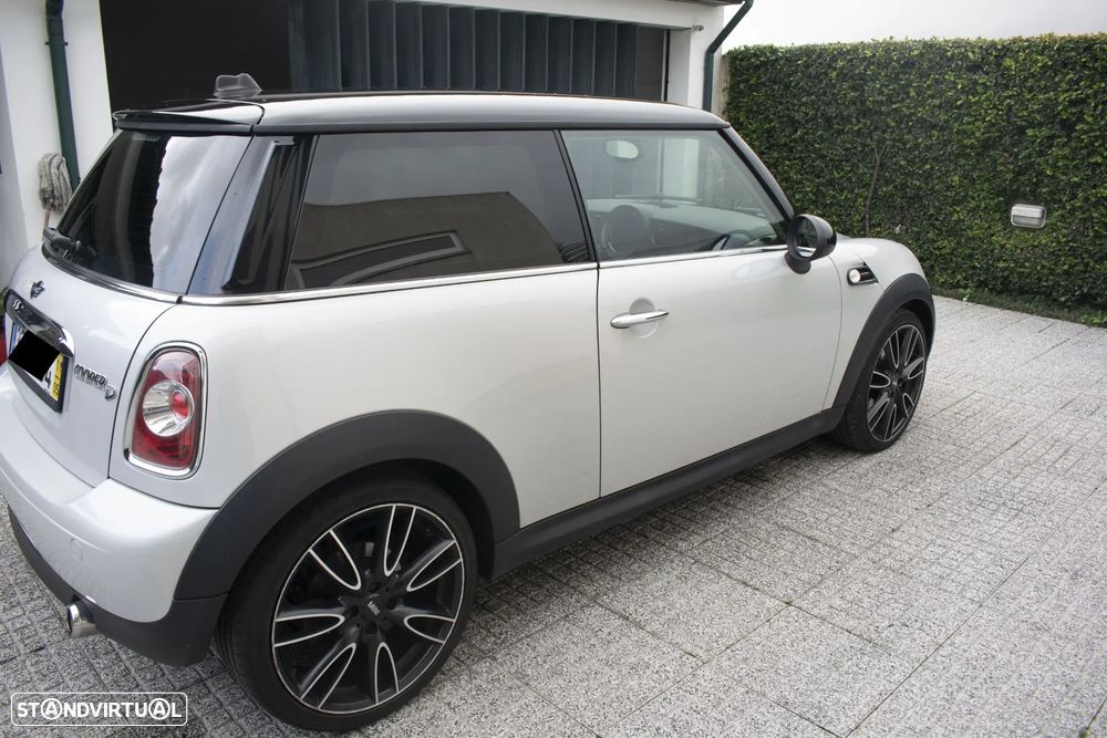 MINI 3 Portas Cooper D - 3