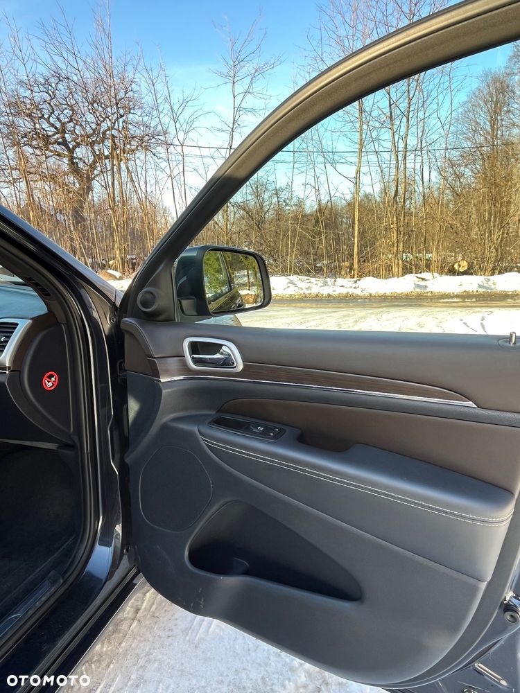 Jeep Grand Cherokee - 14