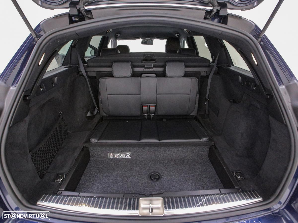 Mercedes-Benz E 220 d AMG 7L - 11