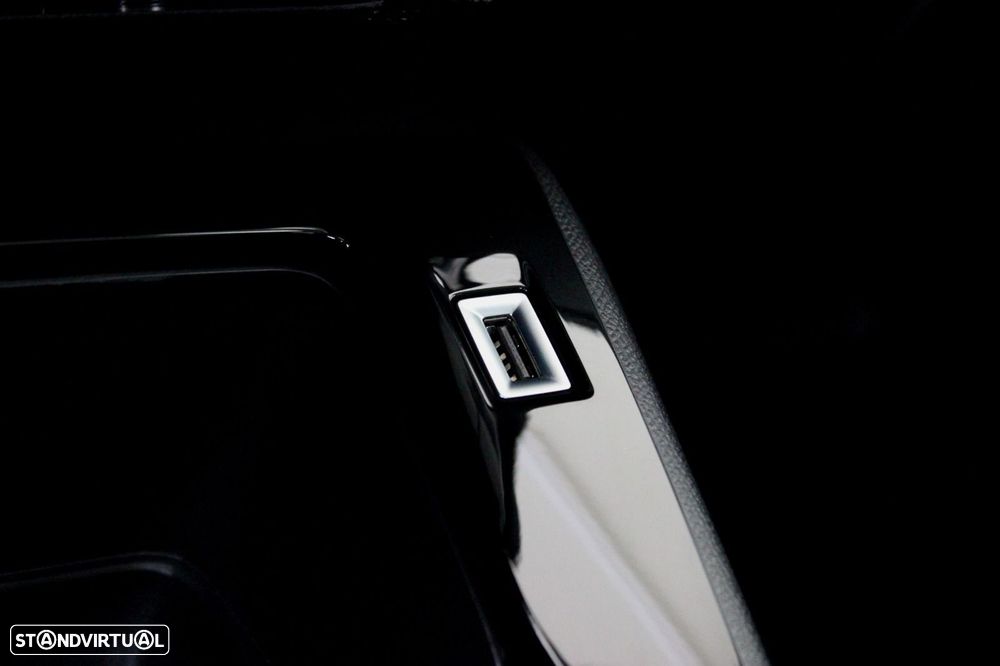 Peugeot 208 - 28