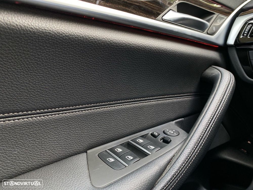 BMW 530 e Line Luxury - 16