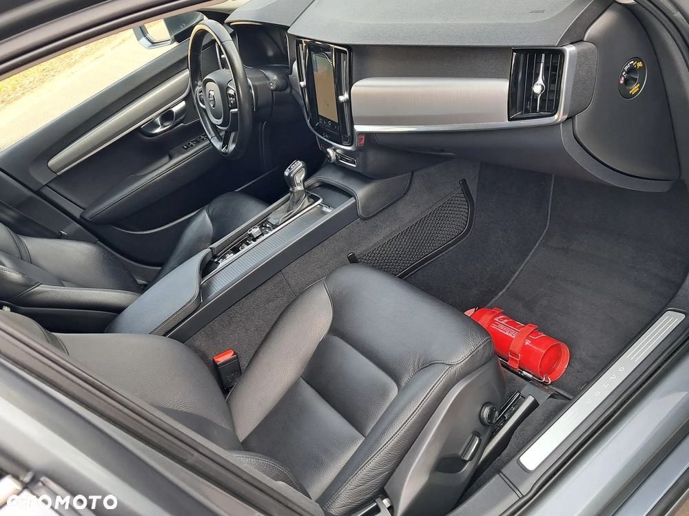 Volvo V90 D4 Geartronic Momentum - 18