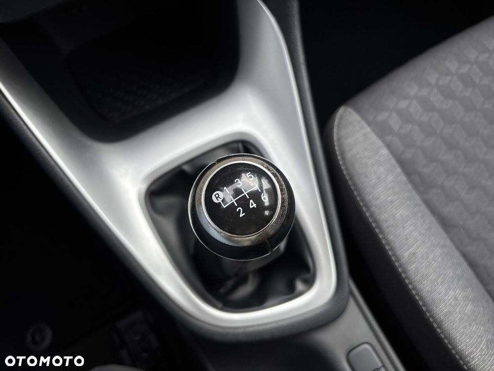 Toyota Yaris - 22