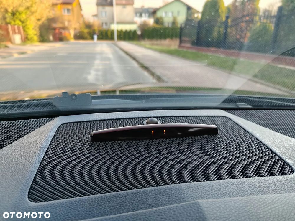 Mercedes-Benz Klasa C 220 CDI DPF Automatik BlueEFFICIENCY Avantgarde - 34
