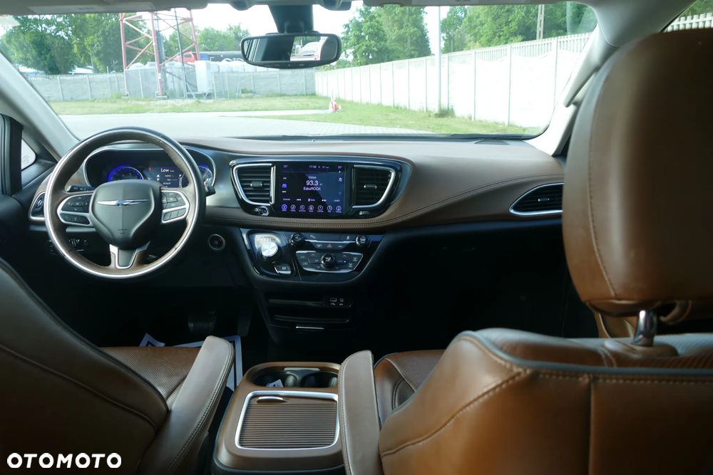 Chrysler Pacifica - 24