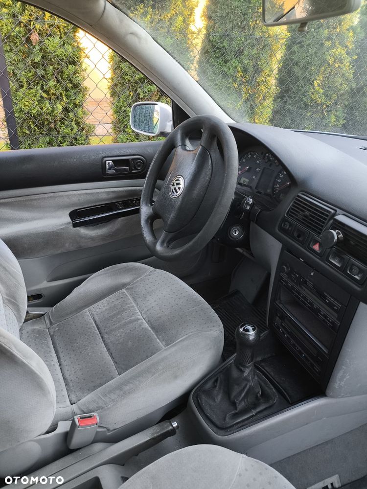 Volkswagen Golf - 3
