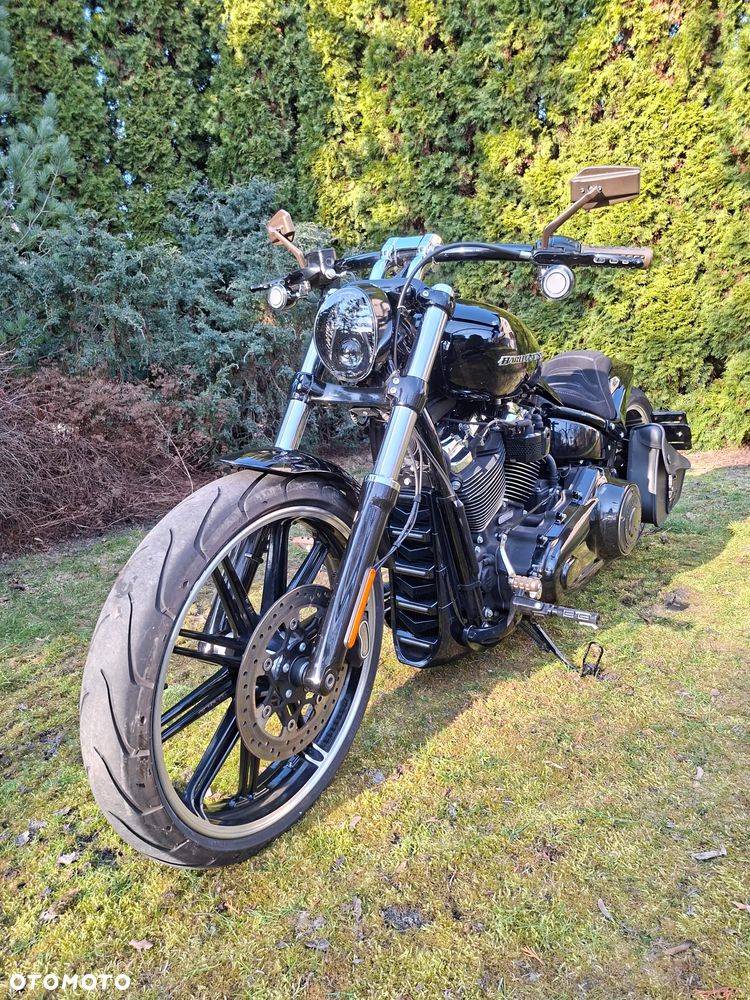 Harley-Davidson FXSB Breakout - 13