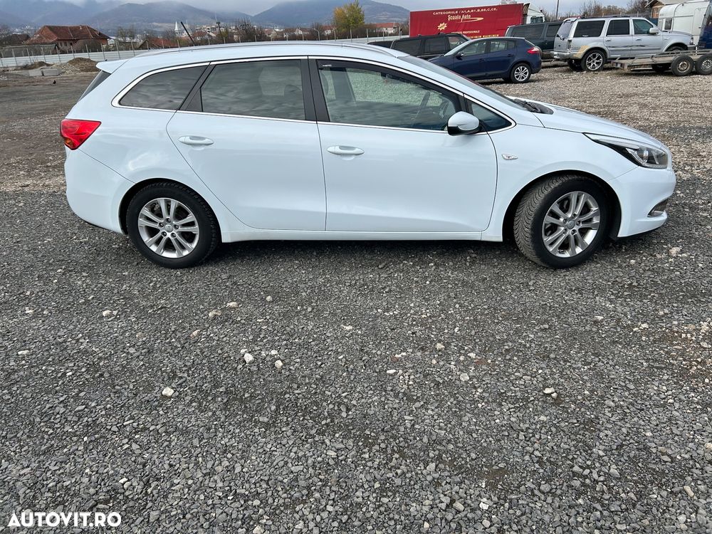 Kia Ceed 1.6 CRDi 128 97g Edition 7 - 3