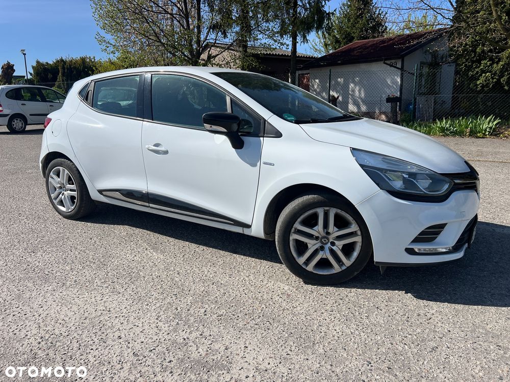 Renault Clio 1.2 16V 75 LIMITED - 4