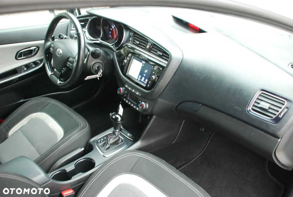 Kia Ceed Cee'd 1.6 CRDi L Business Line DCT - 16