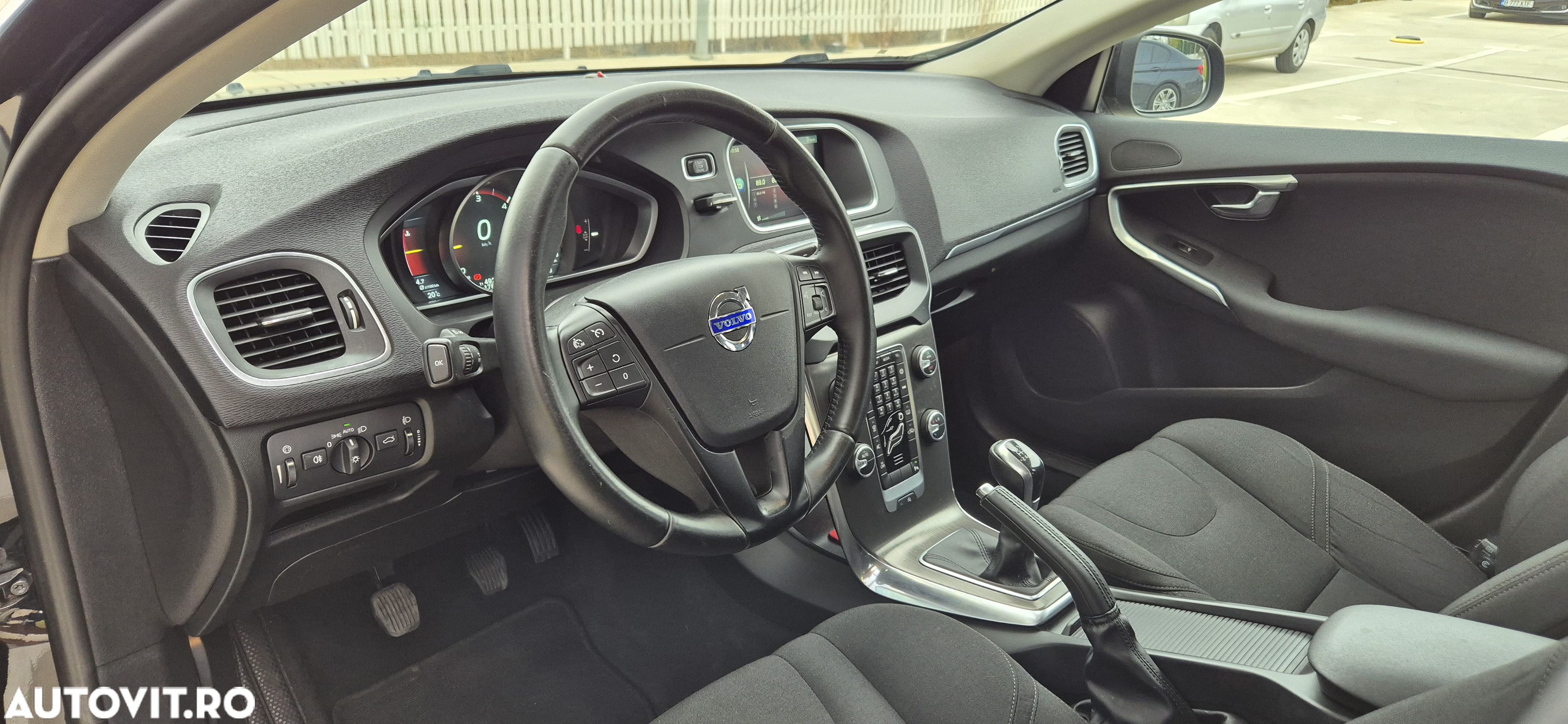 Volvo V40 D4 Momentum - 18
