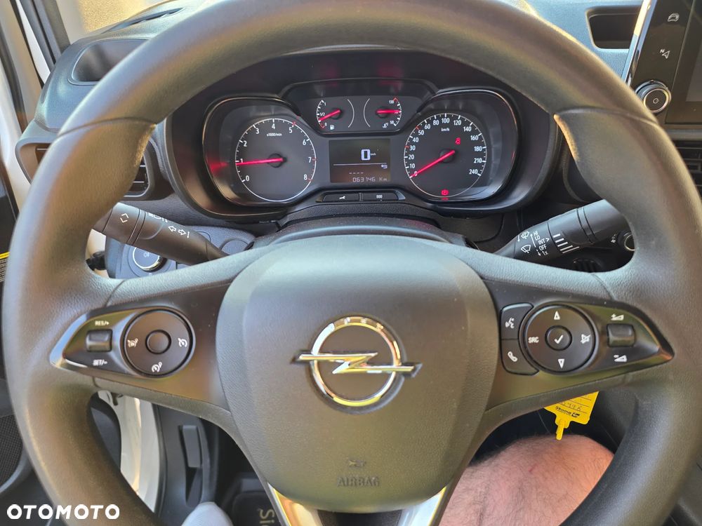 Opel Combo 1.2 benzyna Vat! rok2020 navi klima 3-osobowy tempomat grzana szyba fotele hak - 3