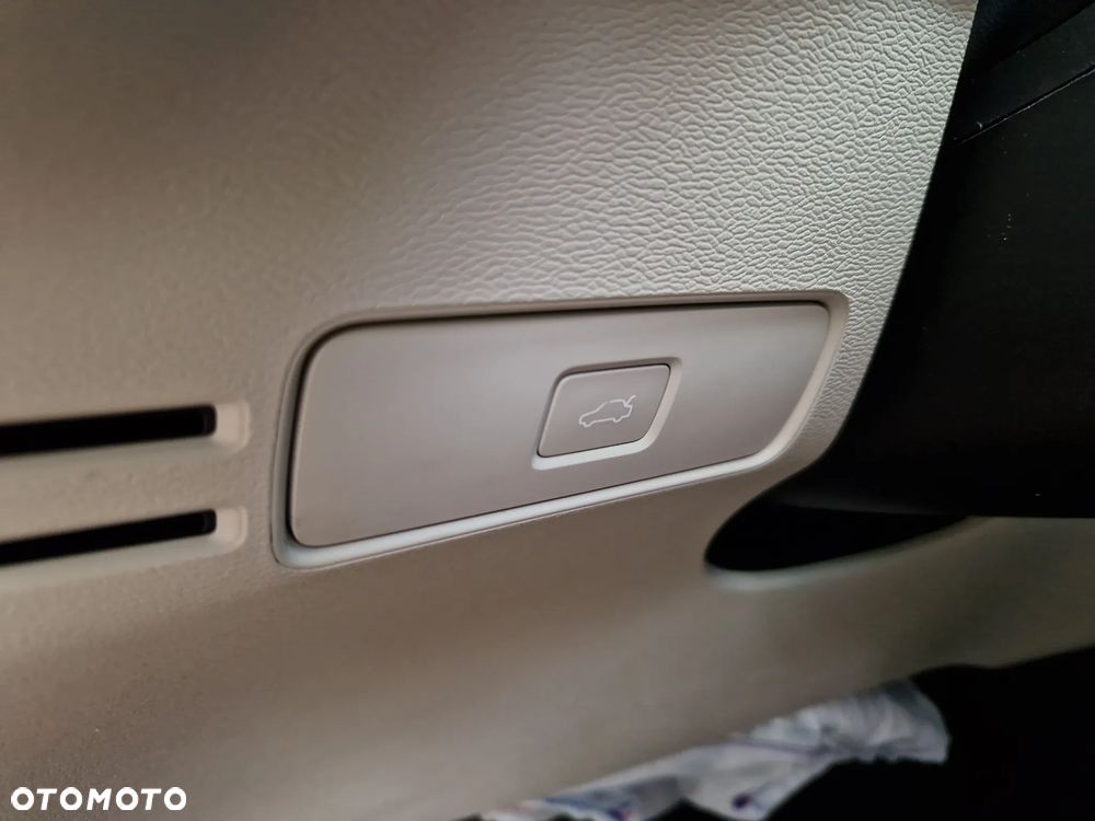 Volvo XC 40 B3 Plus Bright - 17