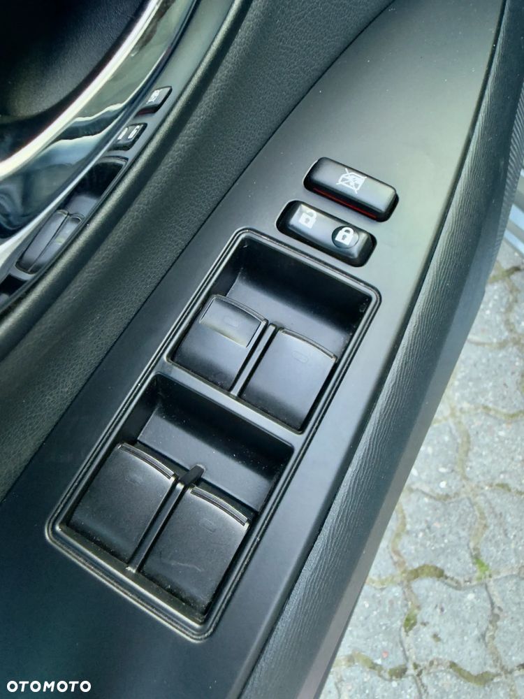 Toyota Avensis 2.0 Executive - 13