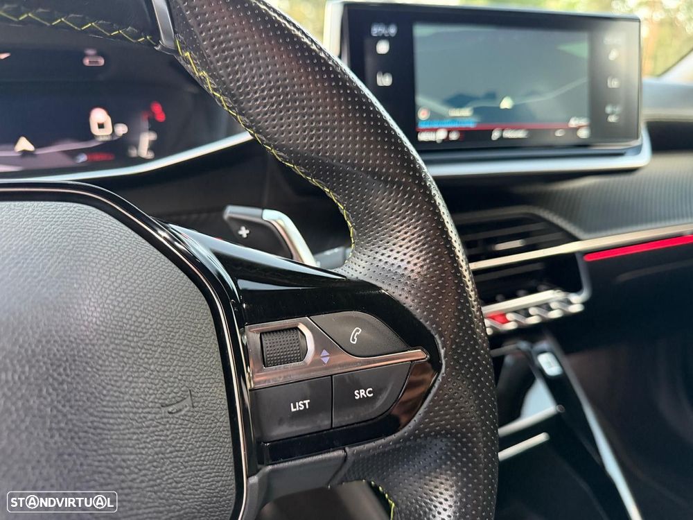 Peugeot 2008 1.2 PureTech GT EAT8 - 22