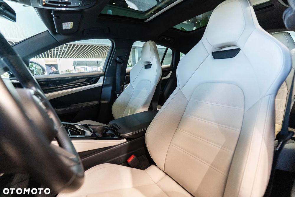 Porsche Panamera 4S E-Hybrid PHEV - 9