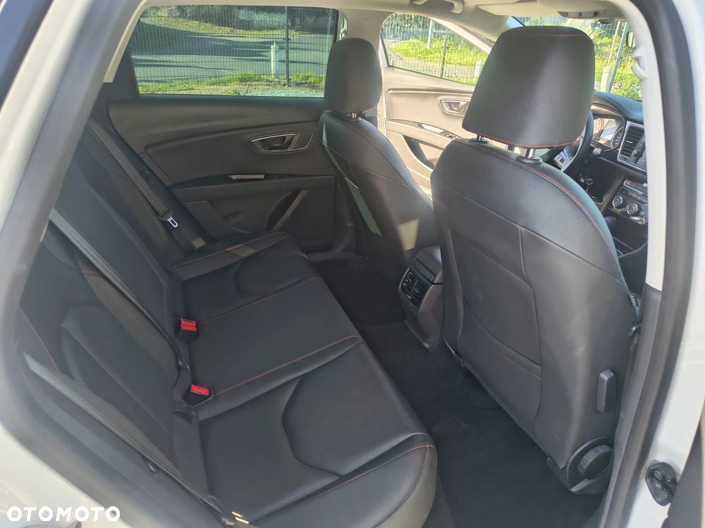 Seat Leon 1.5 eTSI OPF DSG FR Black Edition - 23