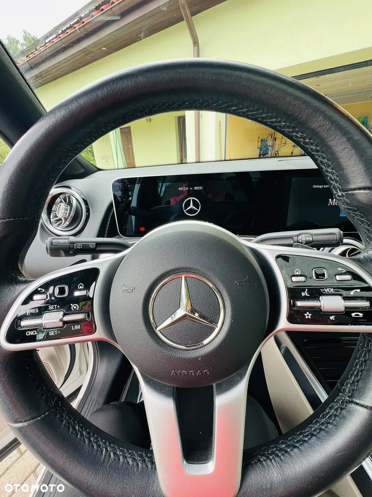 Mercedes-Benz GLB 200 Progressive 7G-DCT - 12