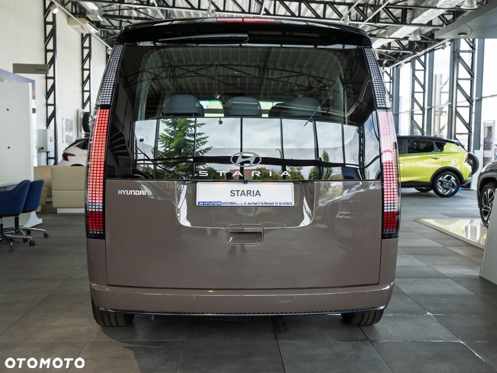 Hyundai Staria 1.6 T-GDI HEV Luxury - 6