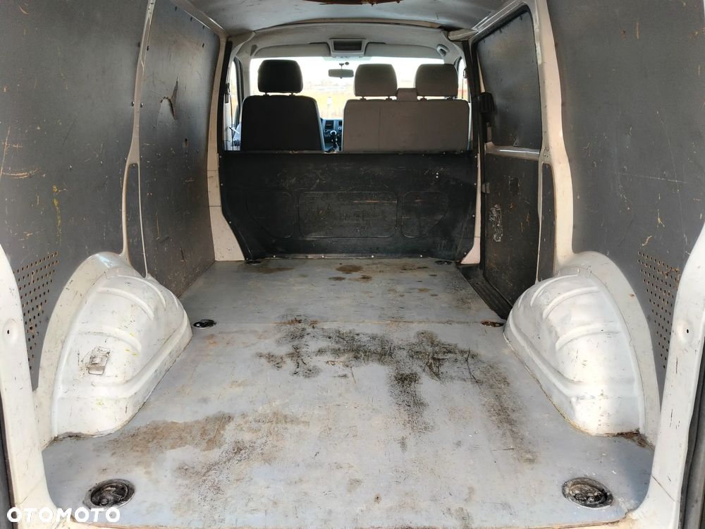 Volkswagen Transporter - 12