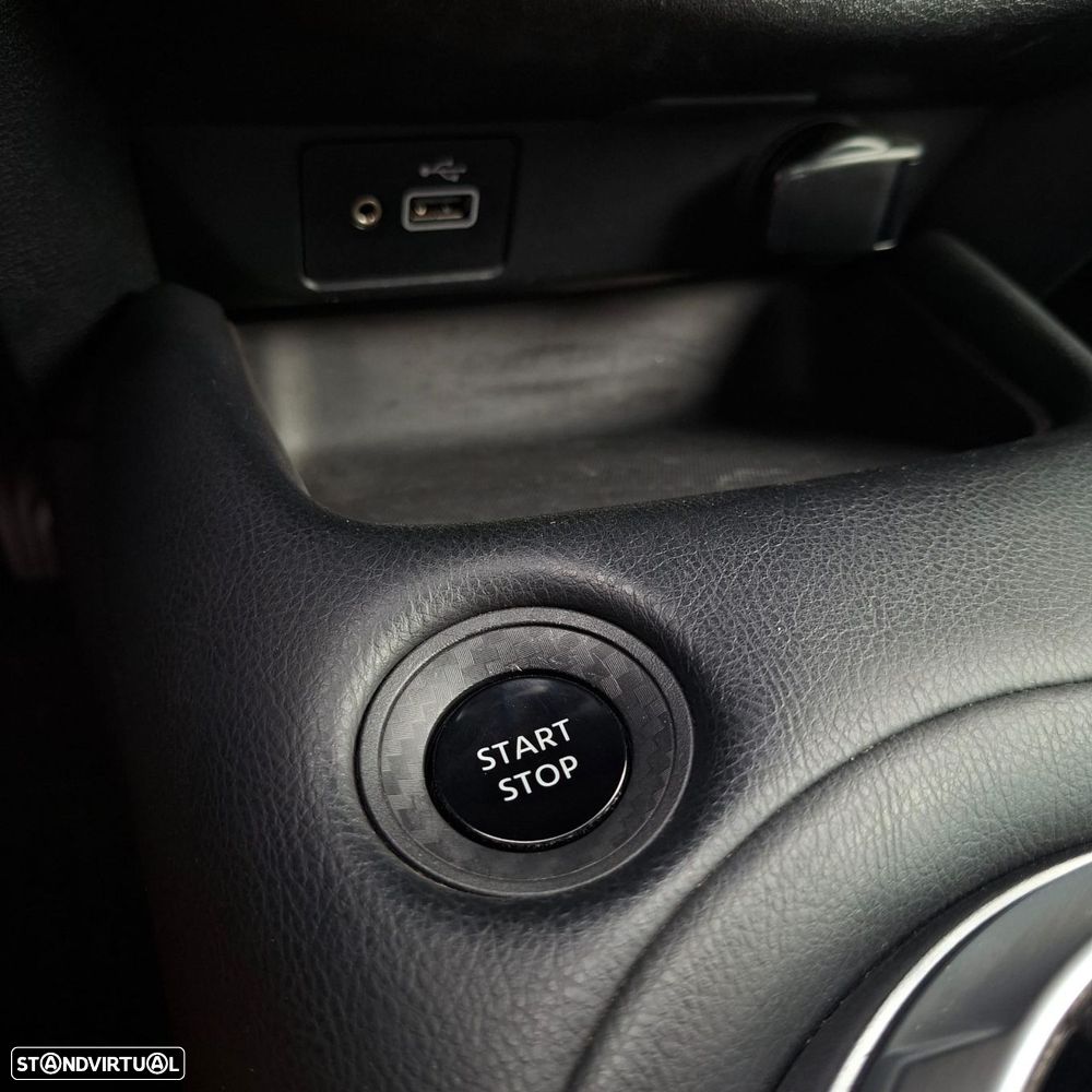 Nissan Juke 1.6 Hybrid Tekna TwoTone T - 19