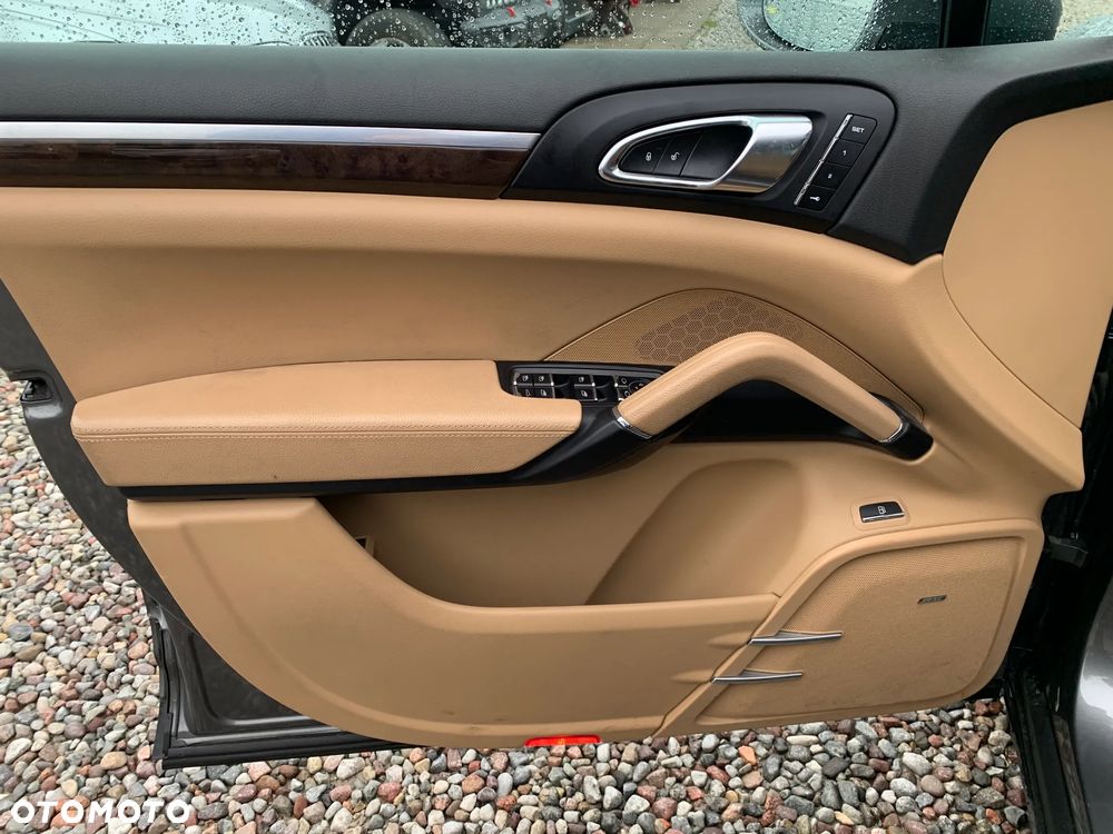 Porsche Cayenne S e-Hybrid Platinum Edition - 13