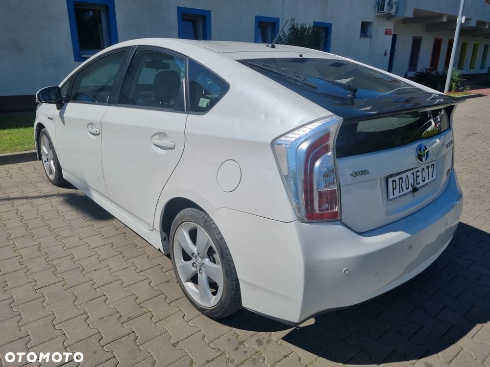 Toyota Prius (Hybrid) Executive - 6