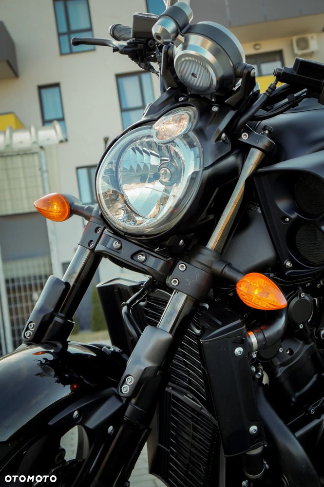 Yamaha V-MAX - 16