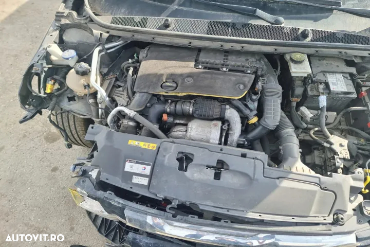 grile bord butoane reglaj oglinzi plafon interior mocheta haion portbagaj ceasuri de bord peugeot 308 T9 2015  motor 1.6hdi  120CP cod BHZ  dezmembrez dezmembrari - 8